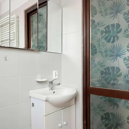 Apartamento Cozy With Workspace Near The Skm Station By Renters